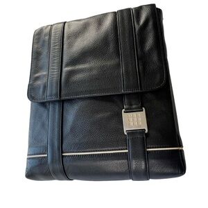 Moleskine Lineage Leather Reporter Bag in Black Color